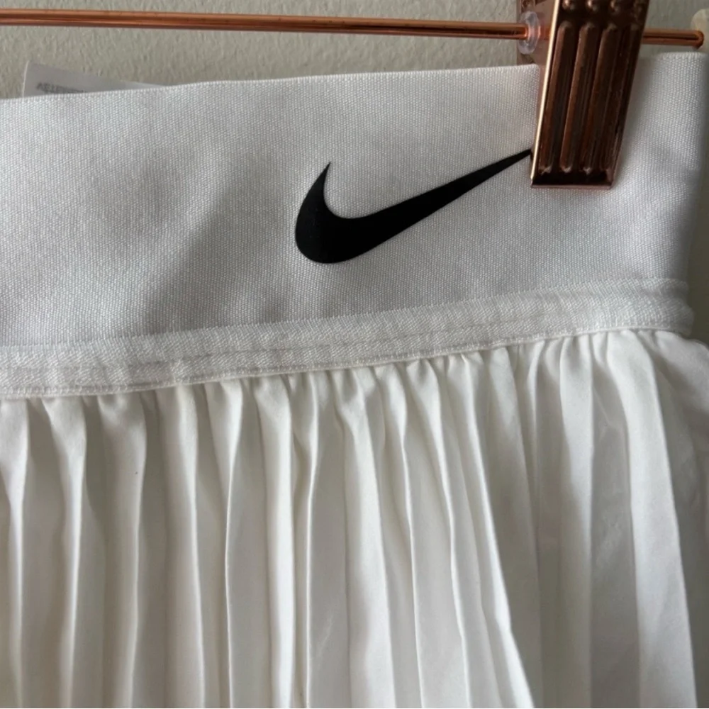 Nike White Skater Mini Skirt with Pleated Tiers - Picture 4 of 5